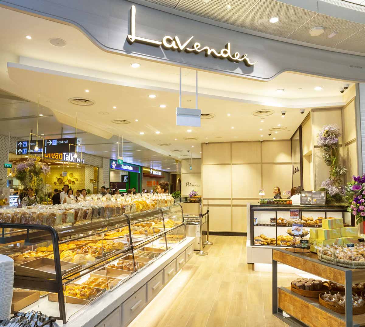 Lavender Bakery Memakai Warna Kuning Cara Memilih Warna Logo, Kemasan dan Interior Toko Roti Kue Serta Cafe